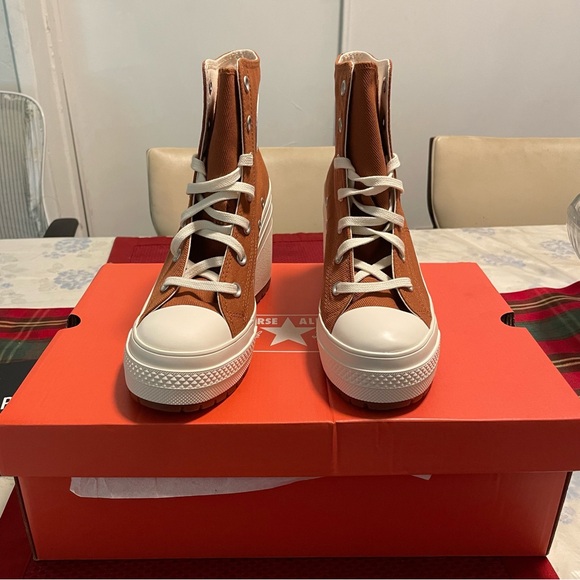 Converse De Luxe Heels - Picture 2 of 5